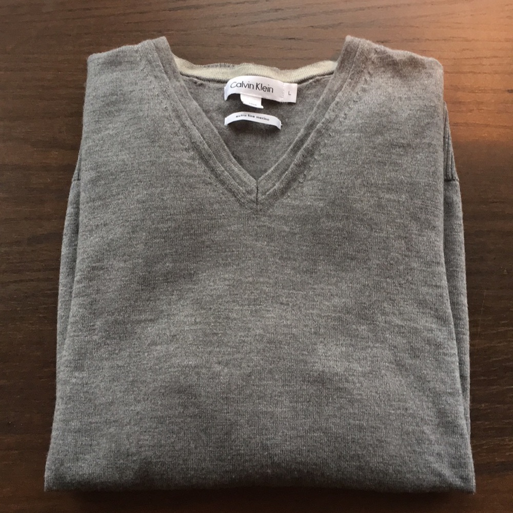 Calvin Klein large gray merino wool v neck sweater